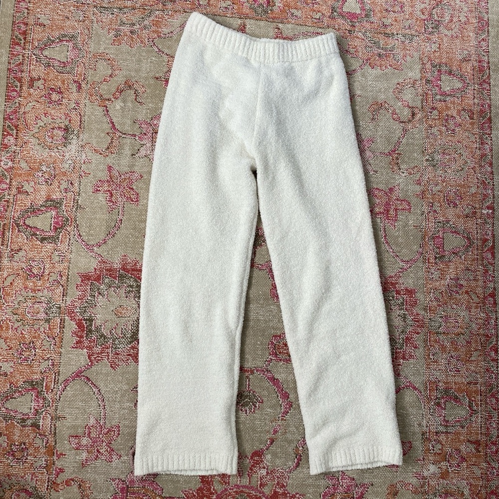 White Set - Picture 3 of 3